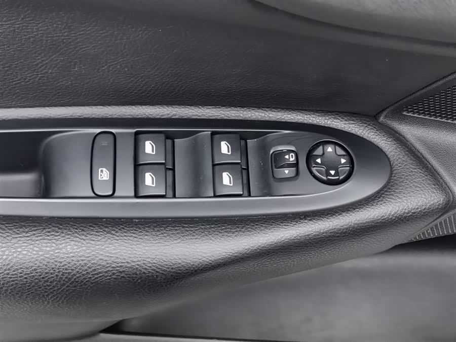 Citroen C4L 2017 #10 Citroen C4L 2017 car image #10