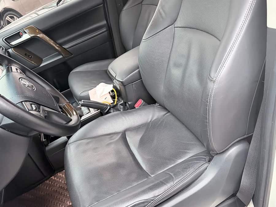 Toyota Land Cruiser Prado 2018 car image #10