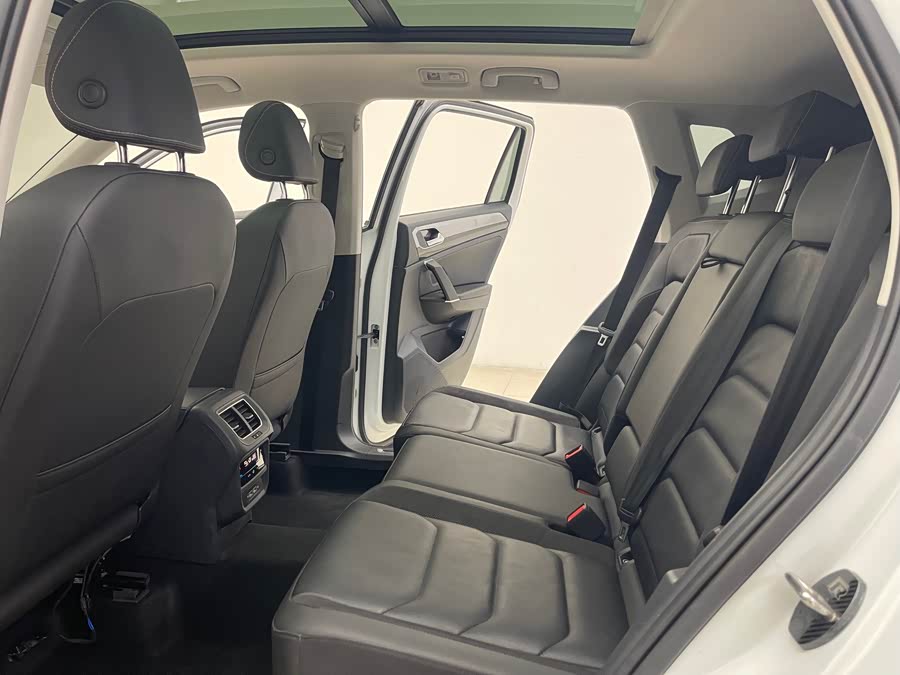 Volkswagen Tayron 2021 car image #10