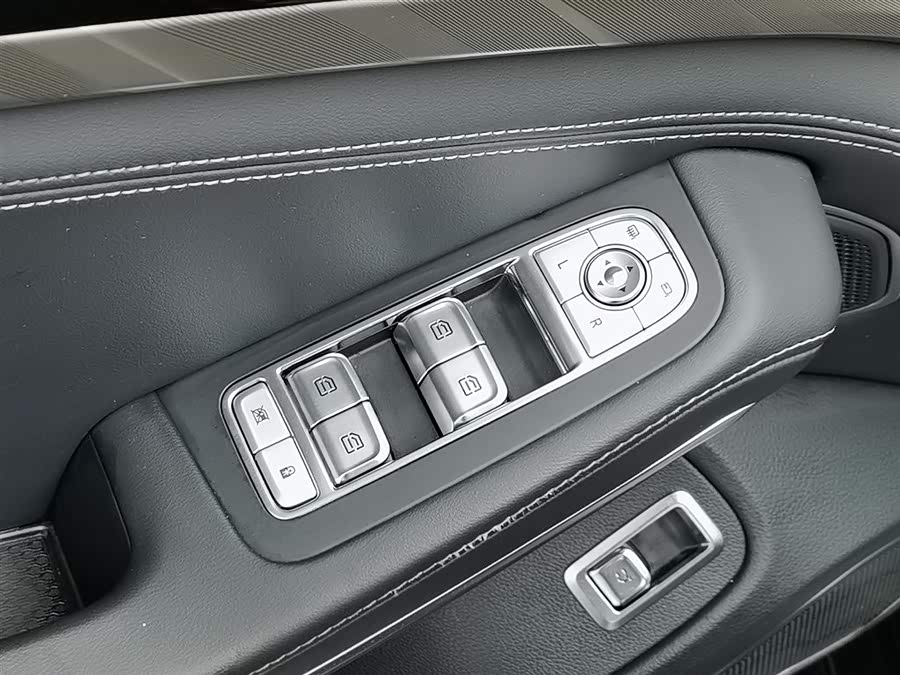 HongQi H9 2023 car image #10