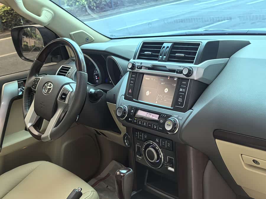 Toyota Land Cruiser Prado 2017 #10 Toyota Land Cruiser Prado 2017 car image #10