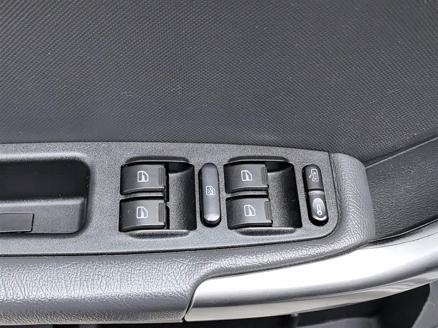 Chery Tiggo 3 2015 immagine di auto #10