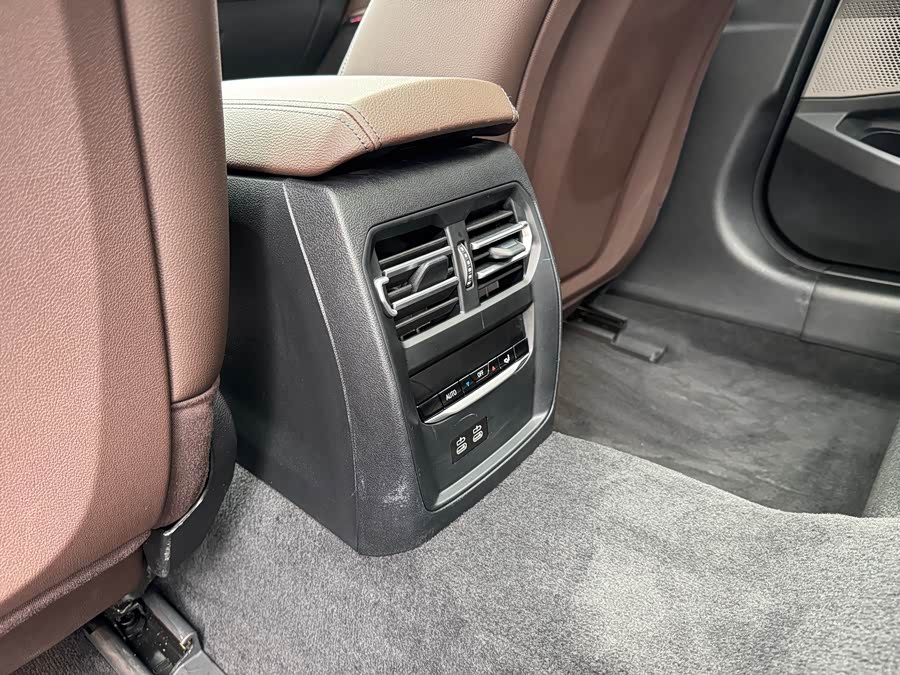 BMW i3 2024 #10 BMW i3 2024 car image #10