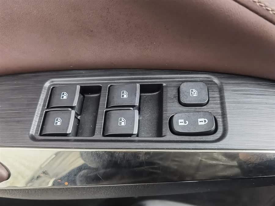 JAC X8 PLUS 2024 #10 JAC X8 PLUS 2024 car image #10