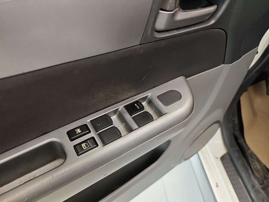 Suzuki Swift 2016 car image #10