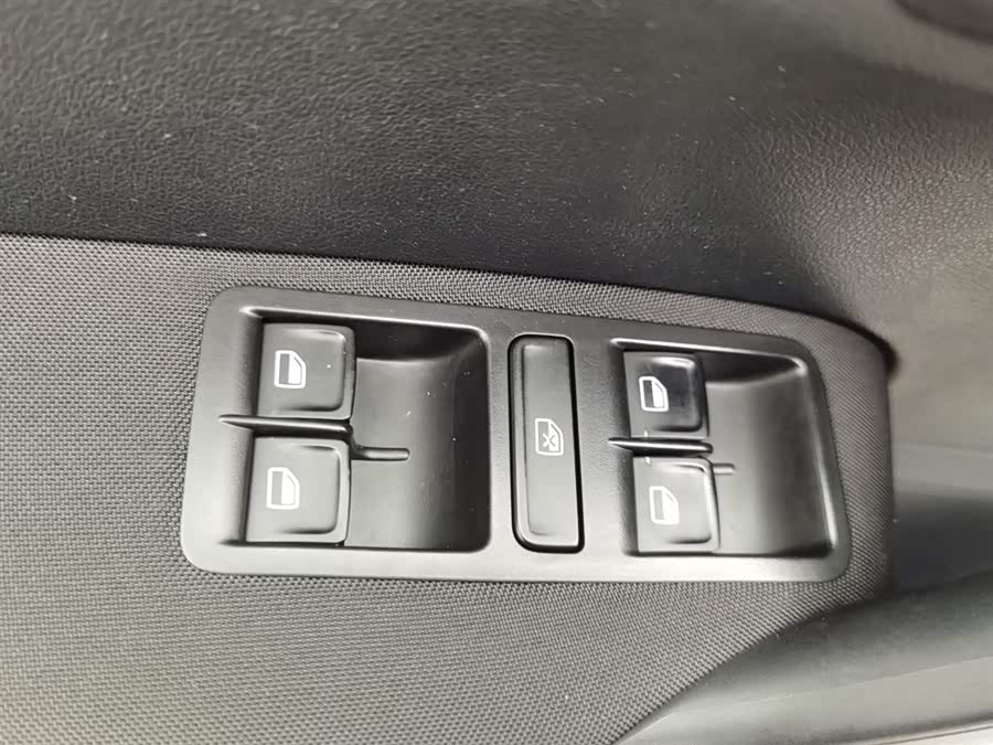 Volkswagen Polo 2018 car image #10