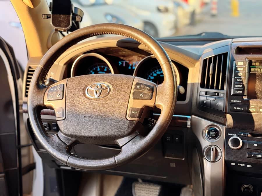 Toyota Land Cruiser 2011 immagine di auto #10