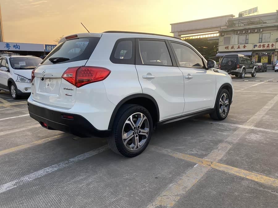 Suzuki Vitara 2018 صورة سيارة #10