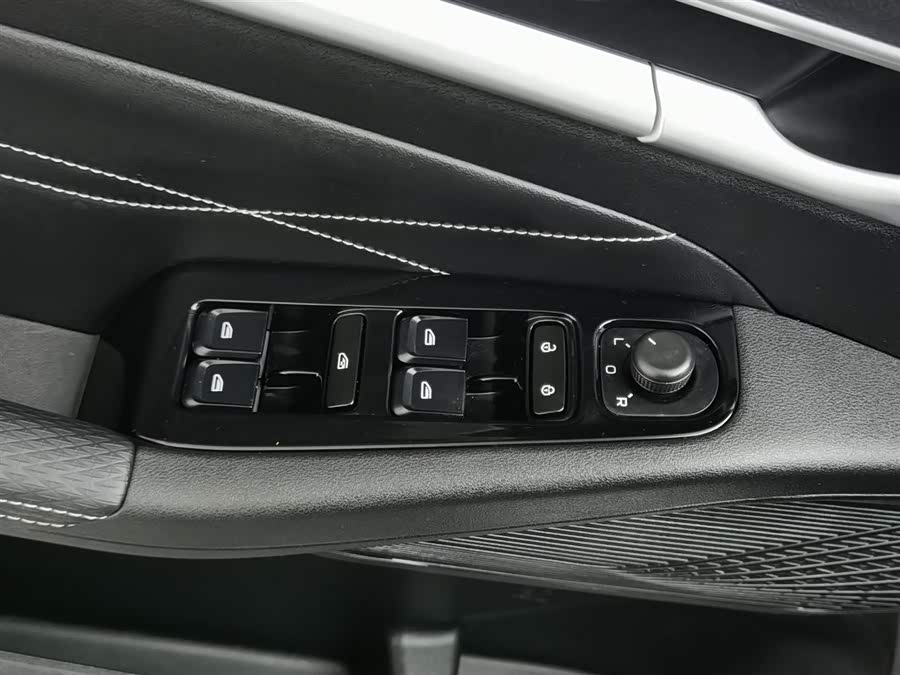 GEELY Emgrand 2025 car image #10