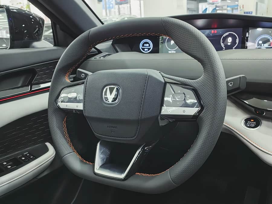 Volkswagen UNI-V iDD 2025 car image #10