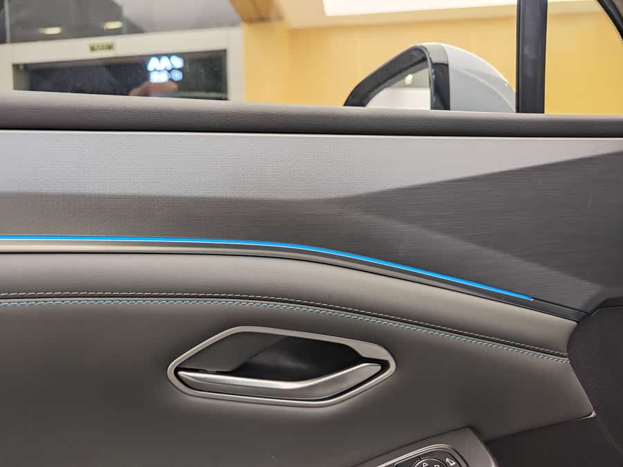 BYD SongL DM-i 2025 car image #10