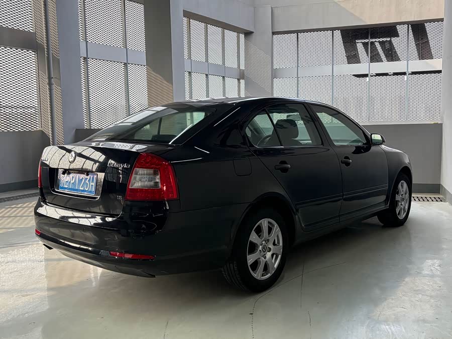 Skoda Octavia 2011 #10 Skoda Octavia 2011 car image #10