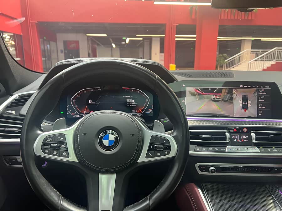 BMW X6 2021 car image #10