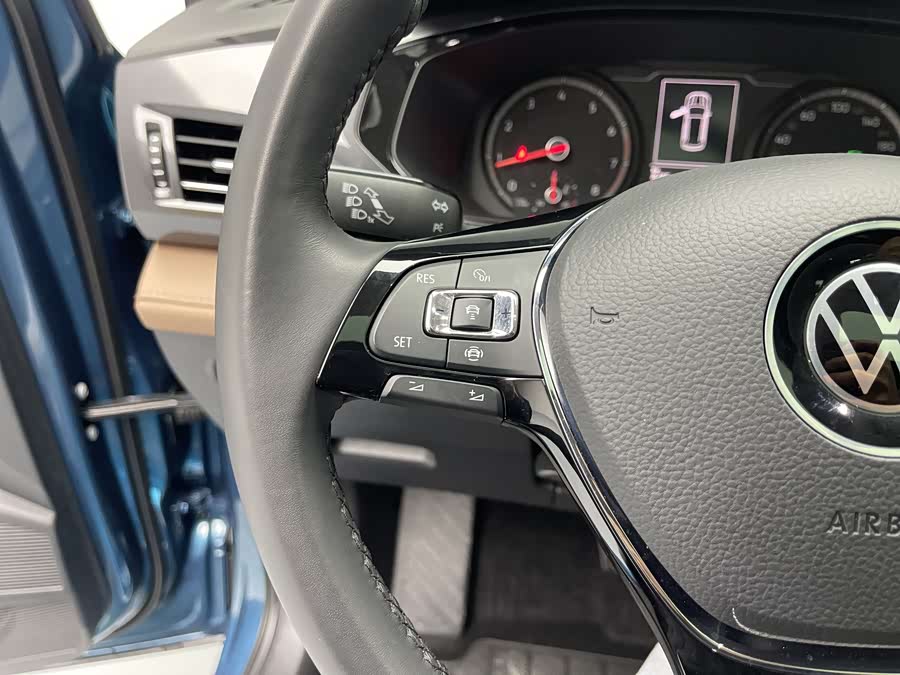 Volkswagen Tharu 2022 car image #10
