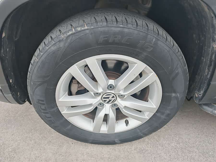 Volkswagen Tiguan 2016 car image #10