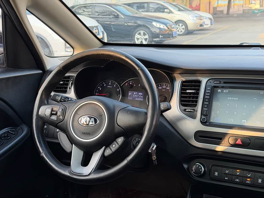 Kia Carens 2016 immagine di auto #10