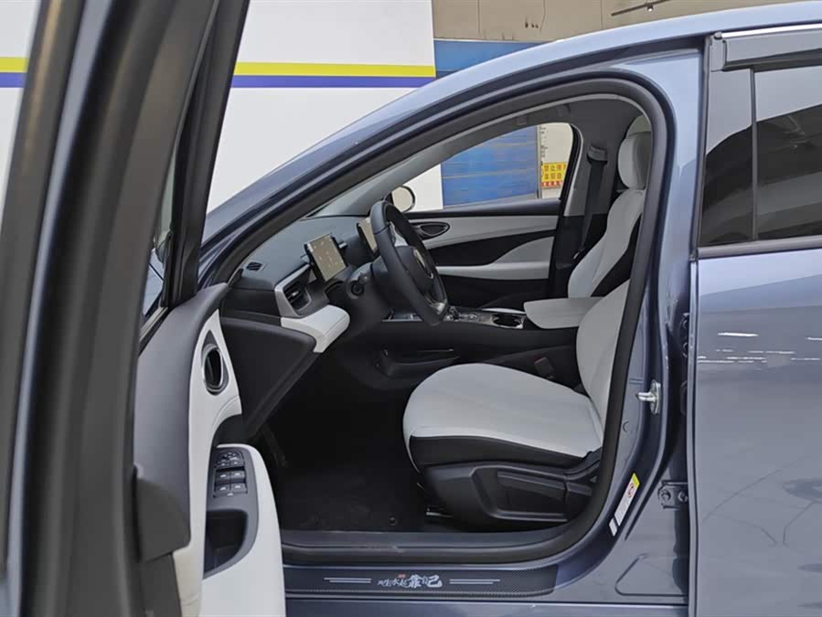 BYD Seal 05 DM-i 2025 car image #10