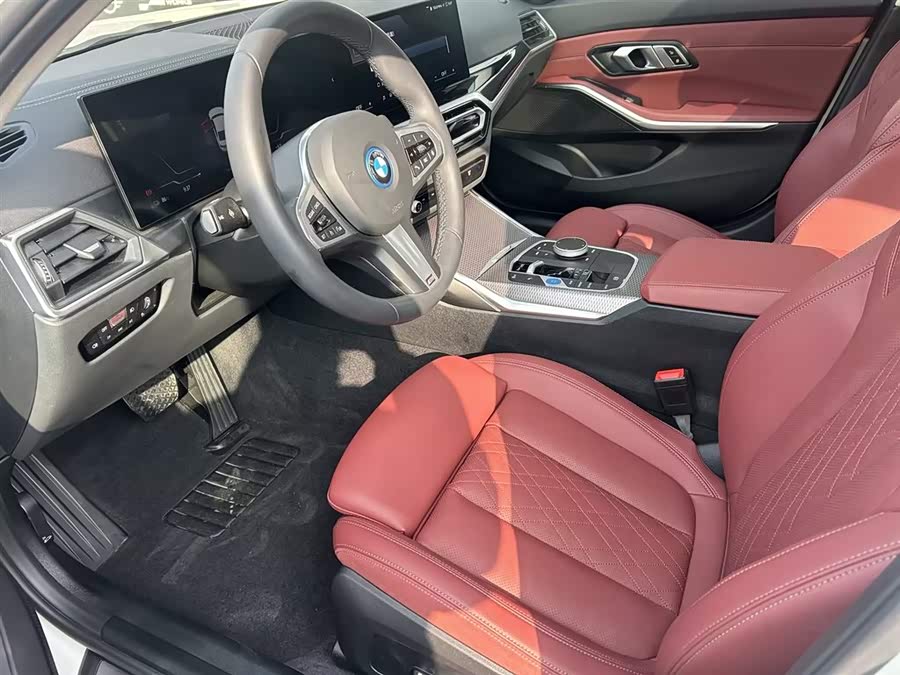 BMW i3 2025 car image #10