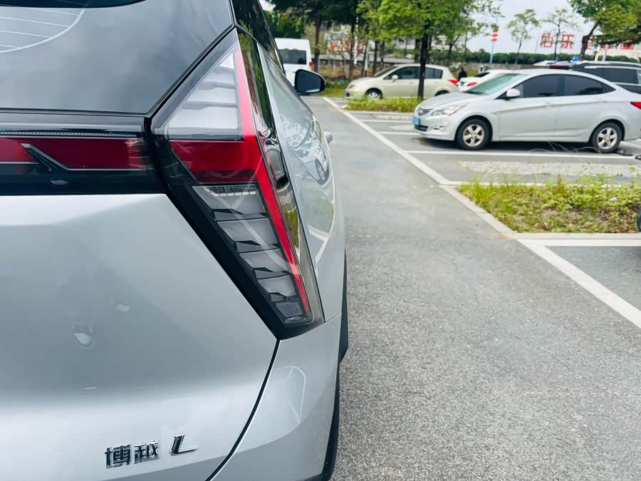 GEELY Boyue L 2023 car image #10