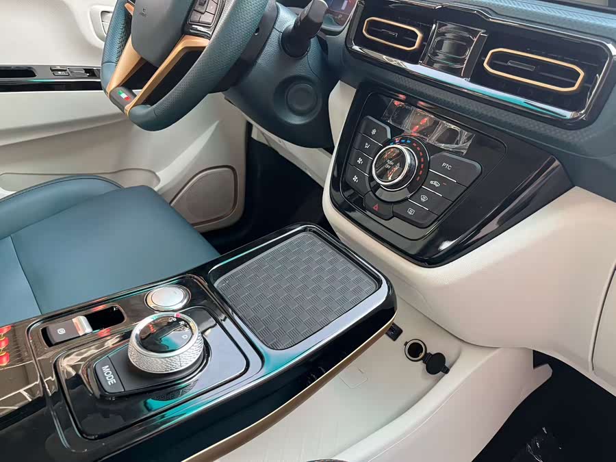 SWM斯威汽车 SWM斯威大虎EDi 2025 汽车图片 #10