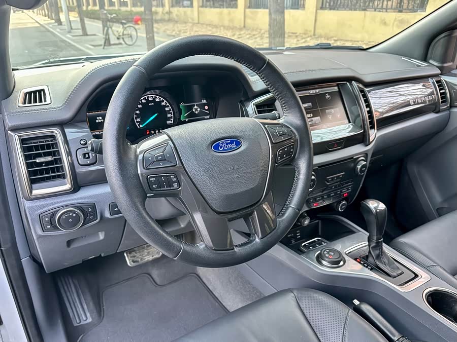 Ford Everest 2016 immagine di auto #10