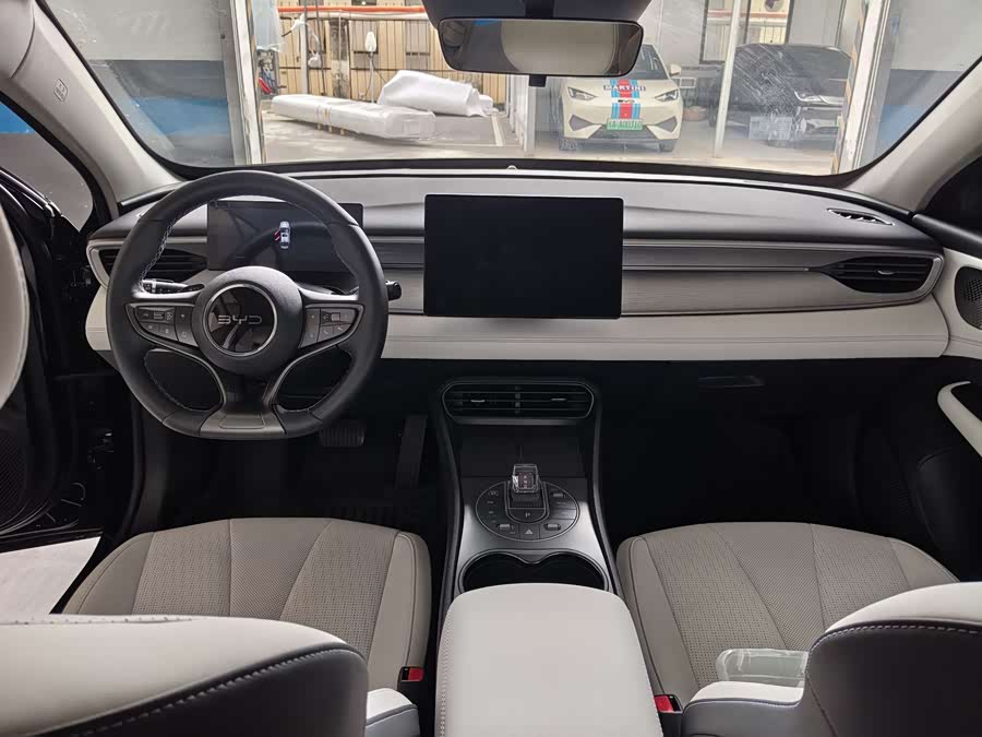 BYD Seal 05 DM-i 2025 car image #10