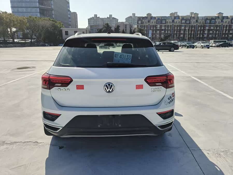 Volkswagen T-Roc 2019 car image #10