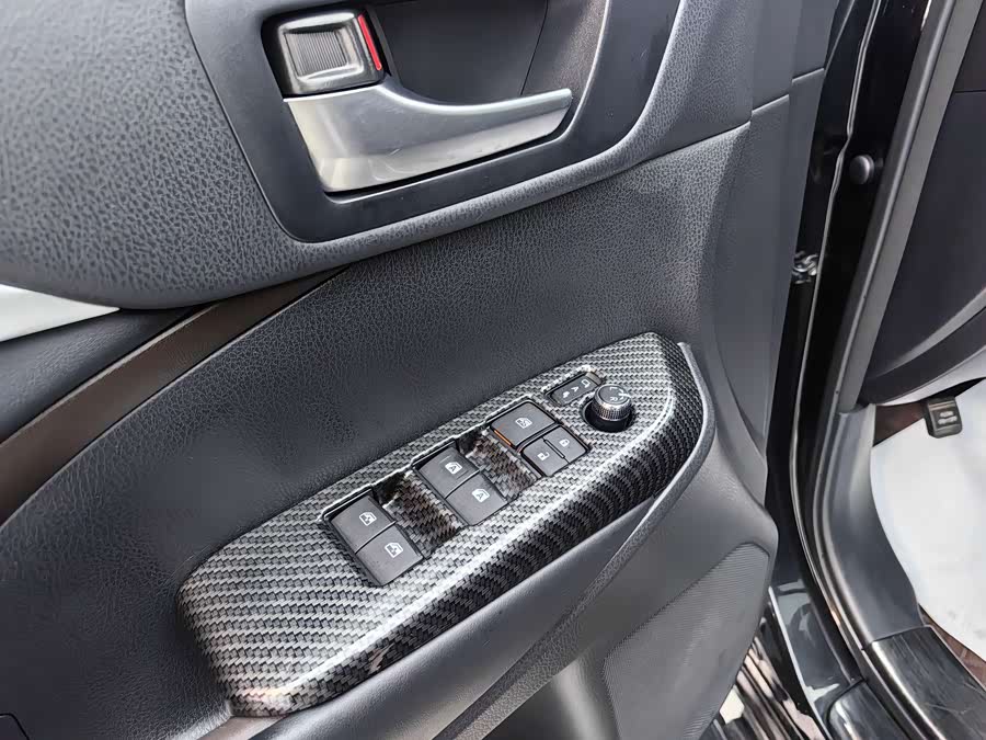 Toyota Highlander 2019 car image #10