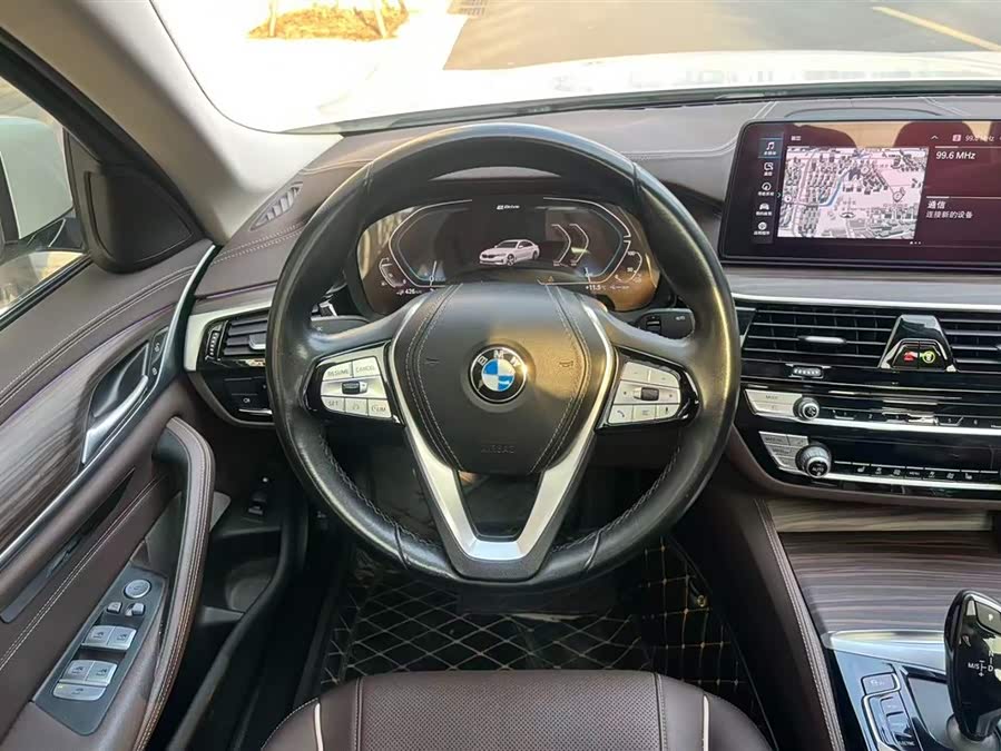 BMW 5 Series New Energy 2021 car image #10