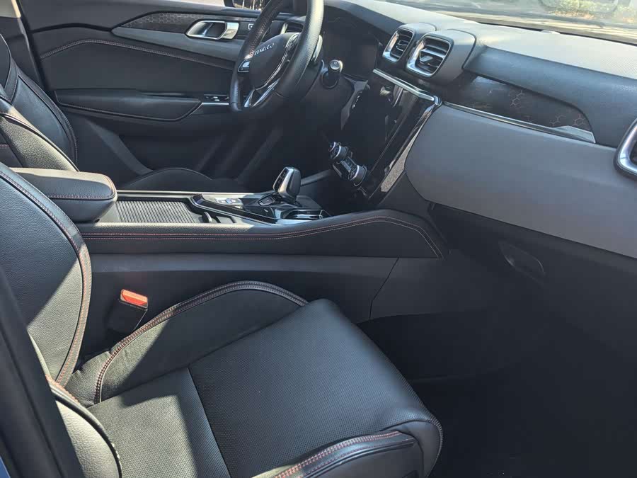 Lynk & Co 02 2019 #10 Lynk & Co 02 2019 car image #10