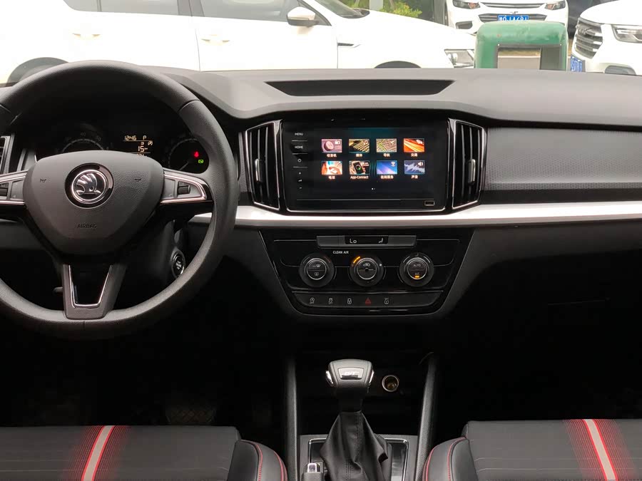 Skoda Kamiq 2020 صورة سيارة #10