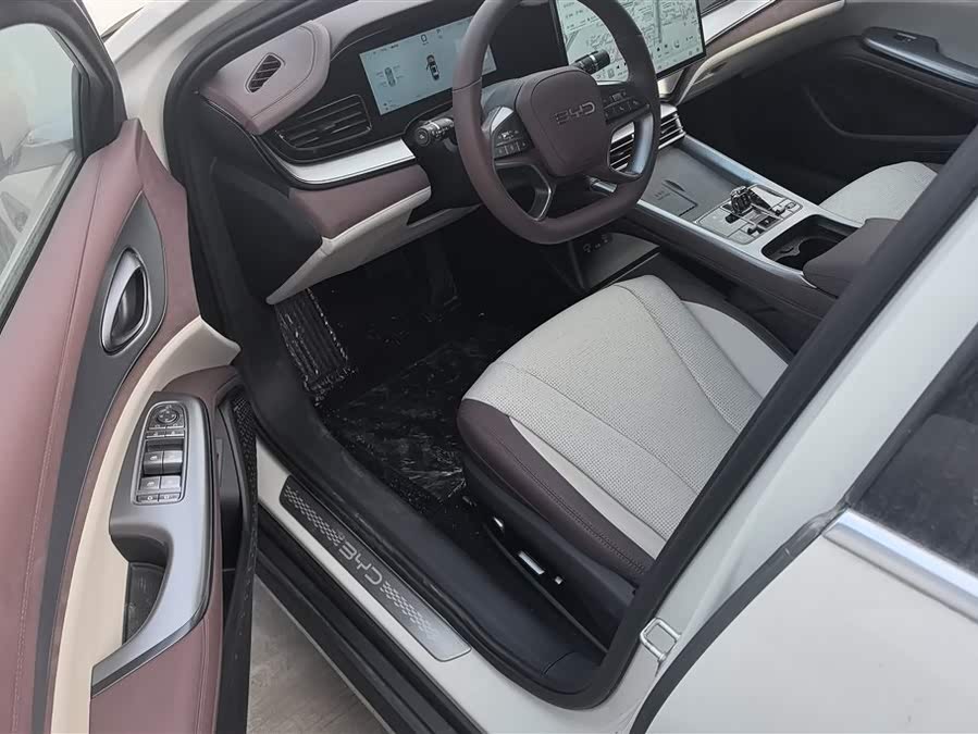 BYD Seal 07 DM-i 2025 car image #10