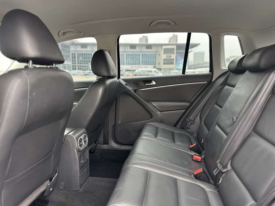 Volkswagen Tiguan 2014 immagine di auto #10