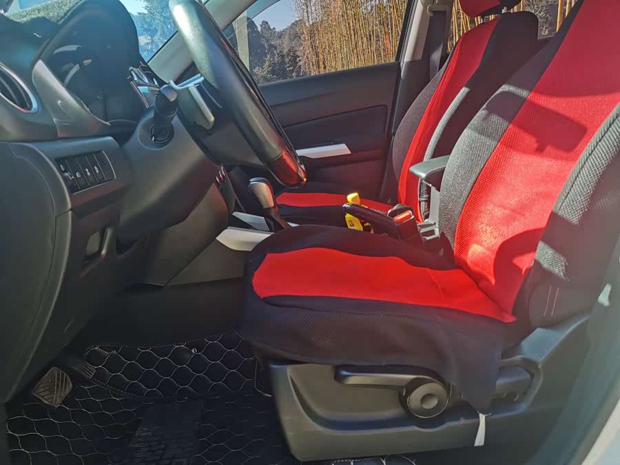 Suzuki Vitara 2016 image de voiture #10