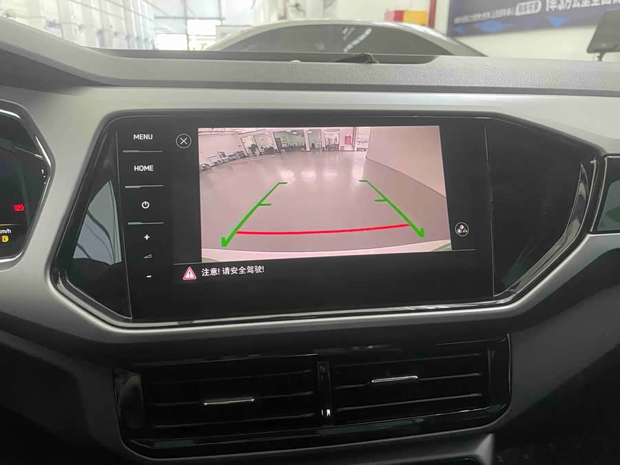 Volkswagen T-Cross 2022 car image #10