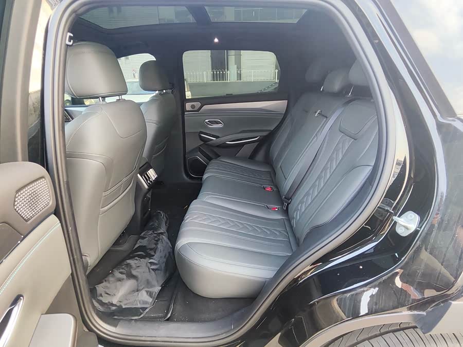 BYD SongL DM-i 2025 car image #10