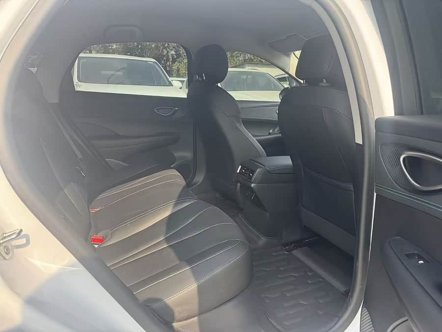 BYD Seal 05 DM-i 2025 car image #10