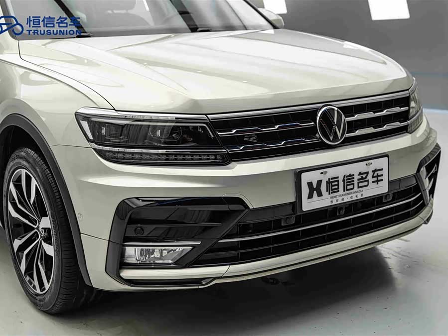 Volkswagen Tiguan L 2020 #10 Volkswagen Tiguan L 2020 car image #10