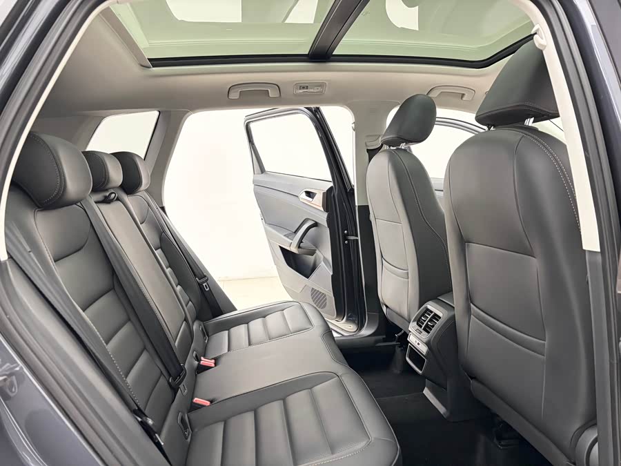 Volkswagen Tayron 2022 immagine di auto #10