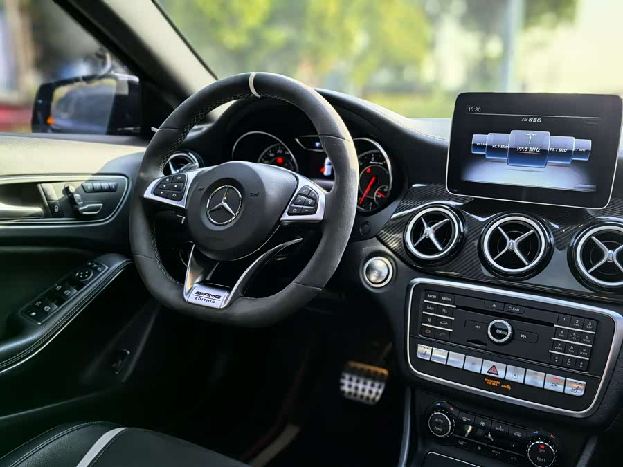 Mercedes-Benz GLA AMG 2018 car image #10