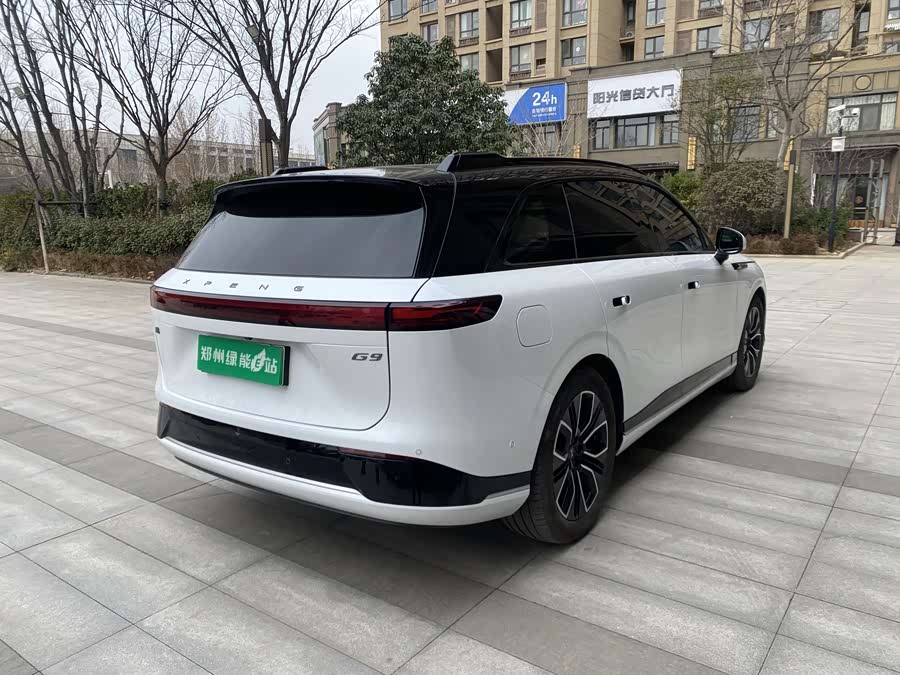 Xpeng G9 2025 car image #10