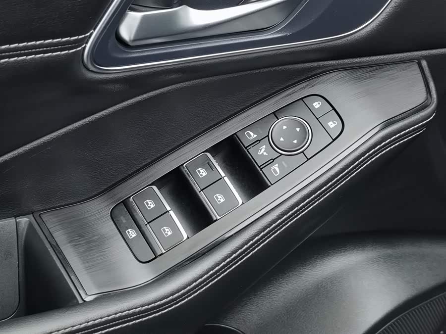 Nissan X-Trail 2024 imagem de carro #10