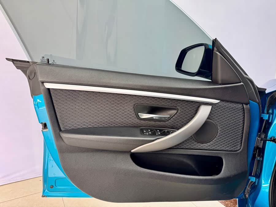 BMW 4 Series 2019 car image #10