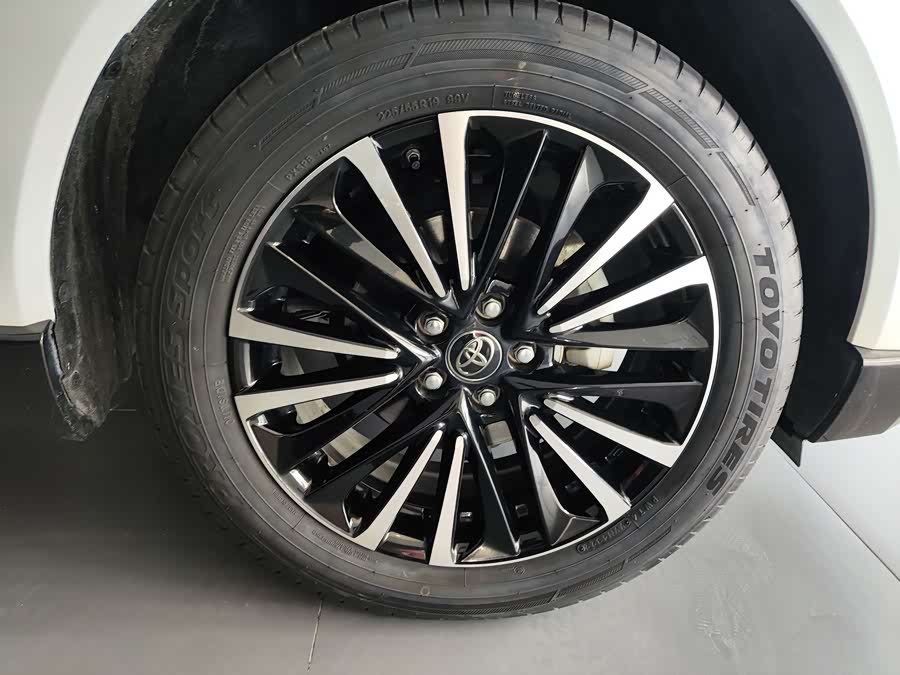 Toyota Venza 2024 immagine di auto #10