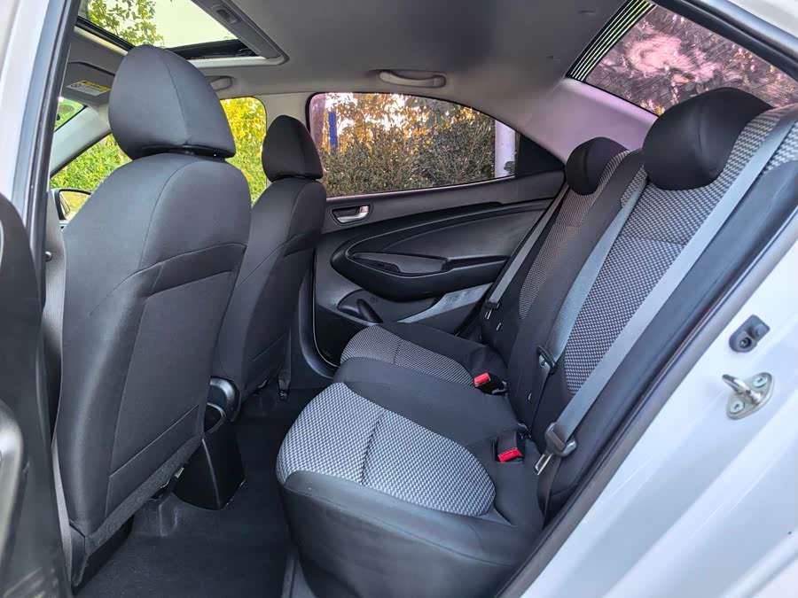 Hyundai Reina 2018 #10 Hyundai Reina 2018 car image #10