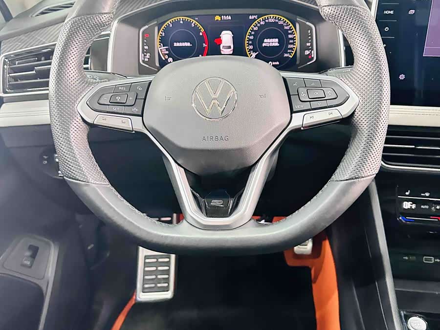 Volkswagen Tiguan L 2023 car image #10