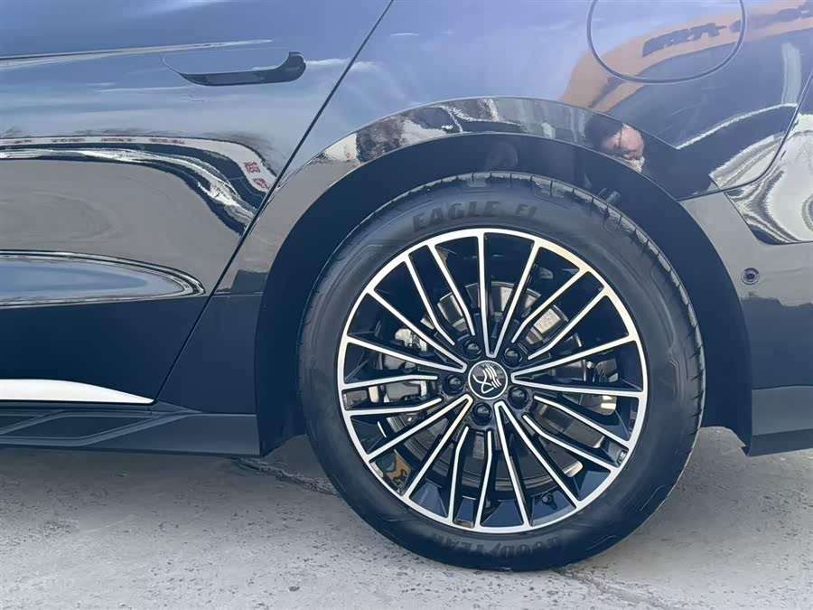 BYD Han 2025 car image #10