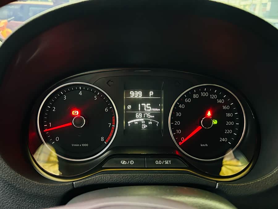 Volkswagen Polo 2015 immagine di auto #10