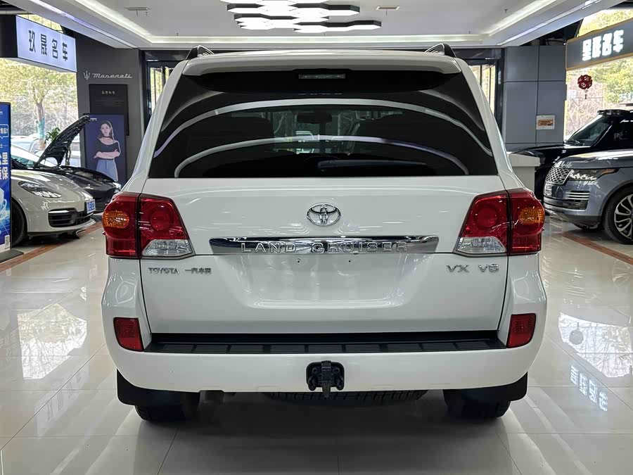 Toyota Land Cruiser 2013 car image #10