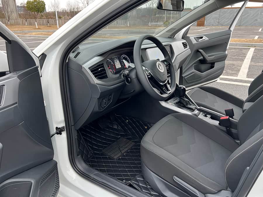 Volkswagen Polo 2020 car image #10